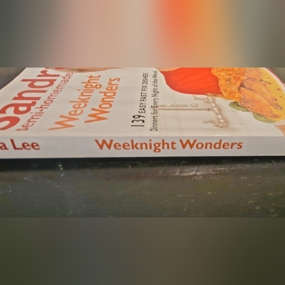 Sandra Lee Weeknight Wonders Cookbook - Picture 3 of 3
